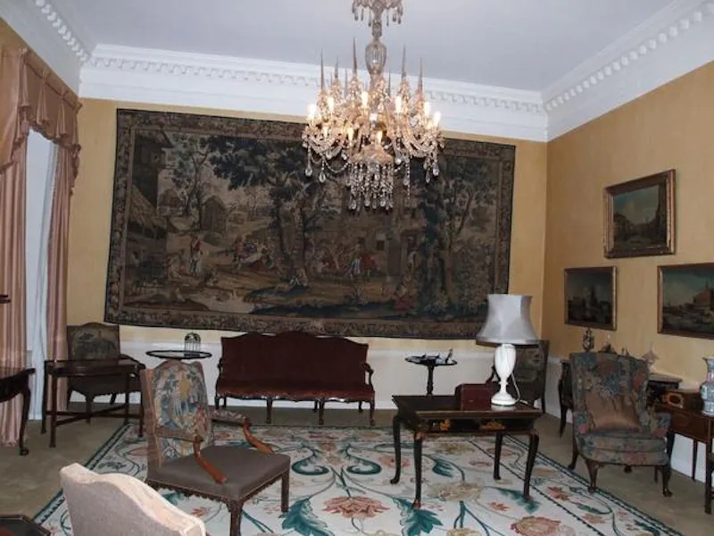 Living Room at Chateau style house near Luton, A1296 (photo 9)