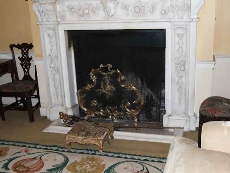Chateau style house near Luton, A1296 (photo 21)