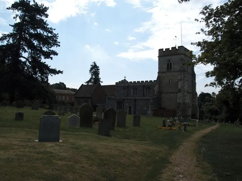 Chateau style house near Luton, A1296 (photo 27)