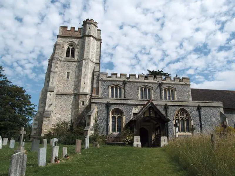 Chateau style house near Luton, A1296 (photo 29)