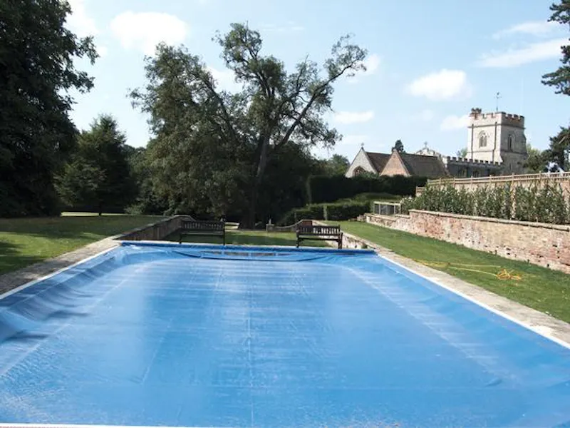 Swimming pool - outdoor at Chateau style house near Luton, A1296 (photo 33)
