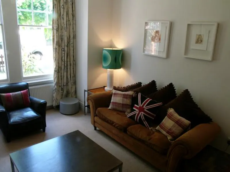West Ealing family home, B1586 (photo 2)
