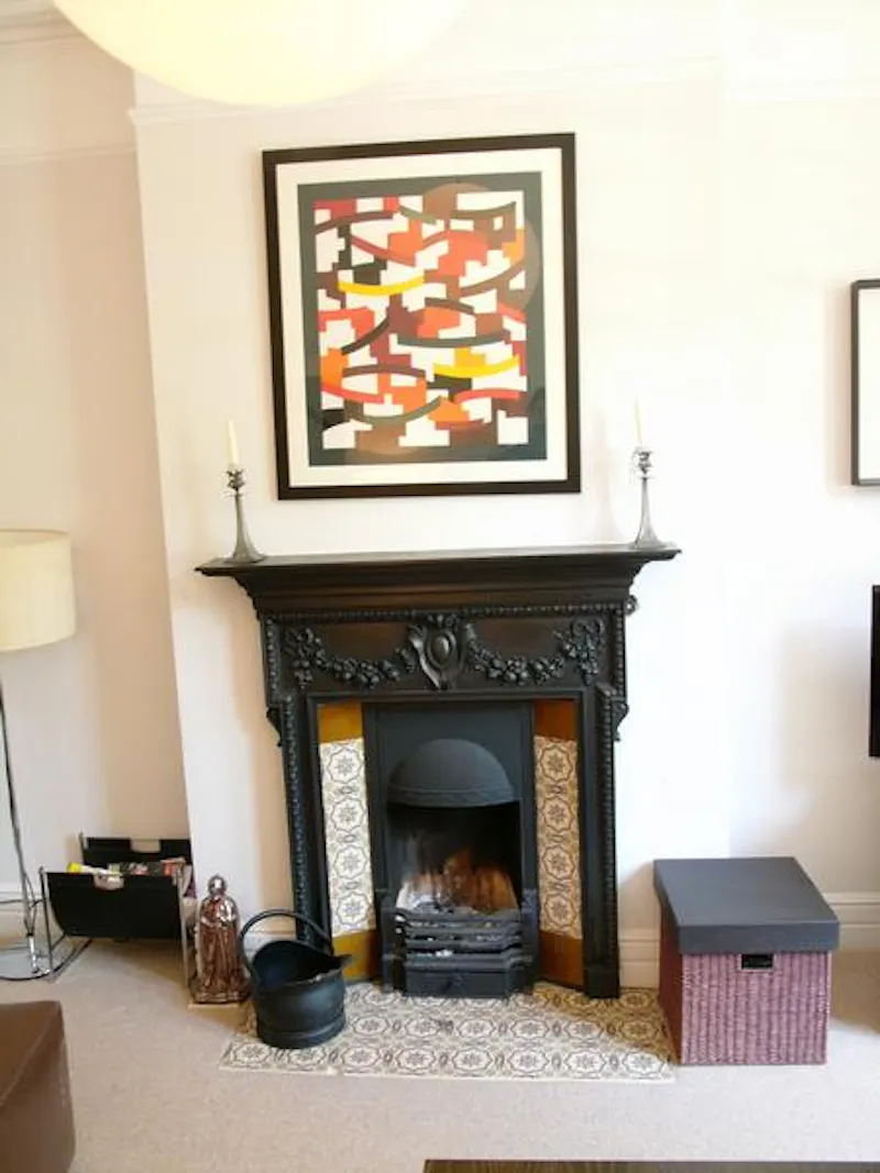 Fireplace at West Ealing family home, B1586 (photo 5)