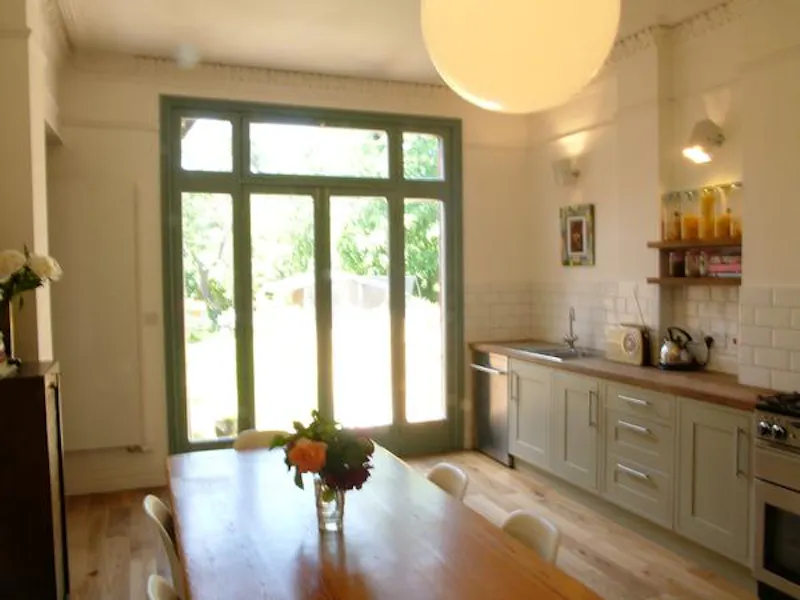West Ealing family home, B1586 (photo 9)
