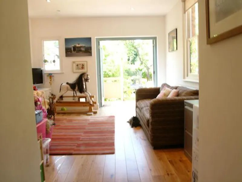 West Ealing family home, B1586 (photo 12)