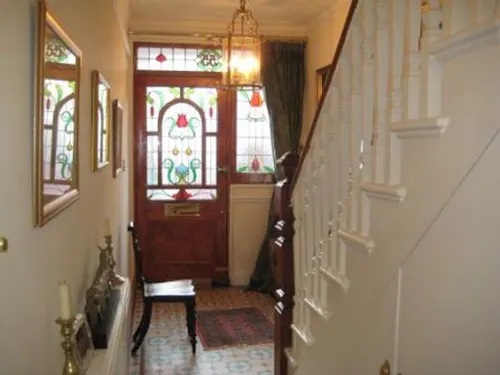 Traditional North Dulwich house, E371
