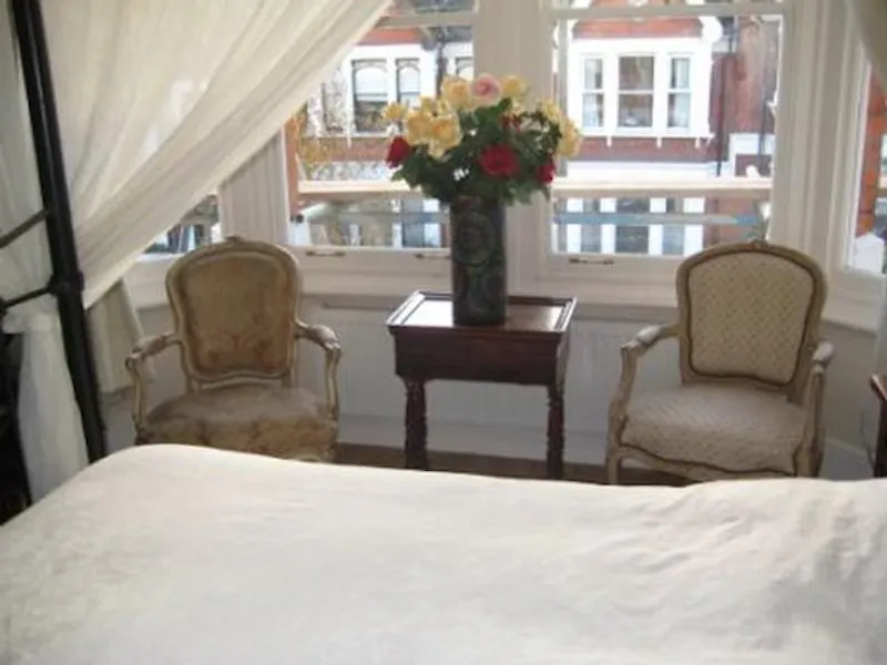 Traditional North Dulwich house, E371 (photo 27)
