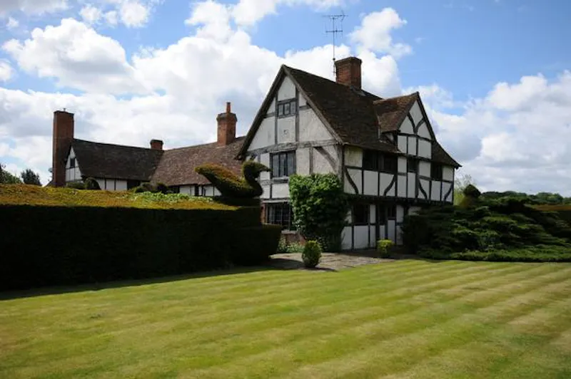 Modernised medieval Reading house, M280 (photo 4)