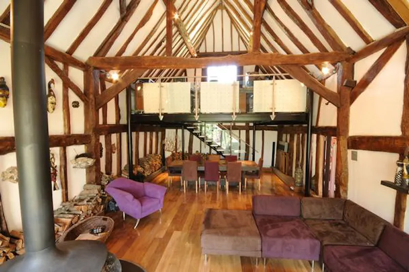 Beams at Modernised medieval Reading house, M280 (photo 7)