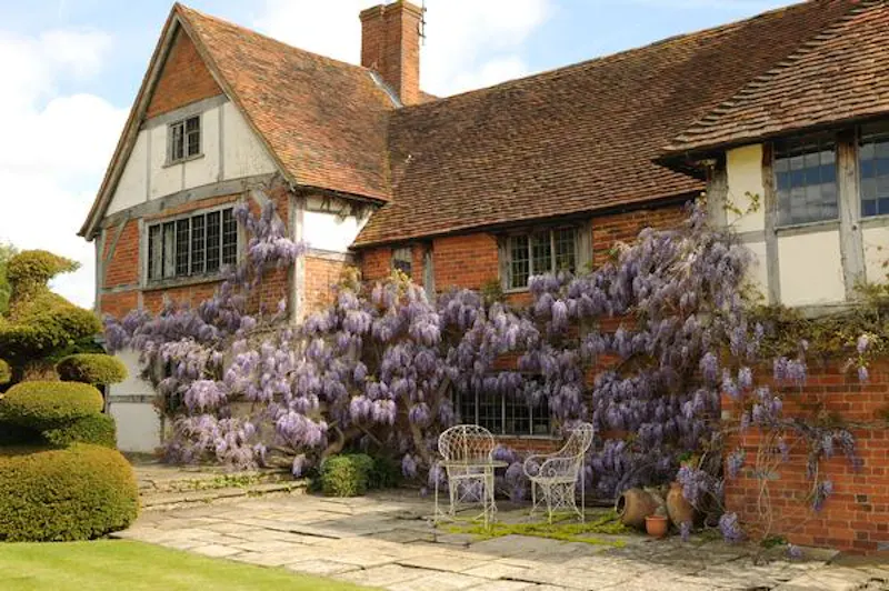 Modernised medieval Reading house, M280 (photo 15)