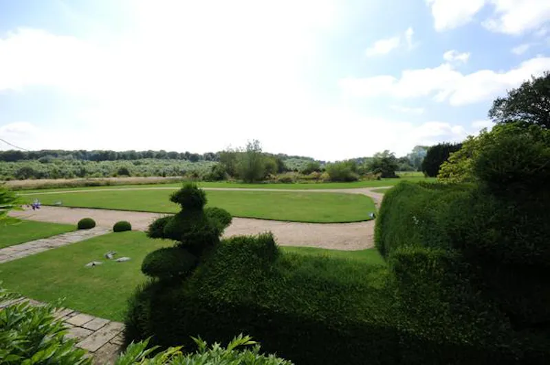 Views - country at Modernised medieval Reading house, M280 (photo 21)