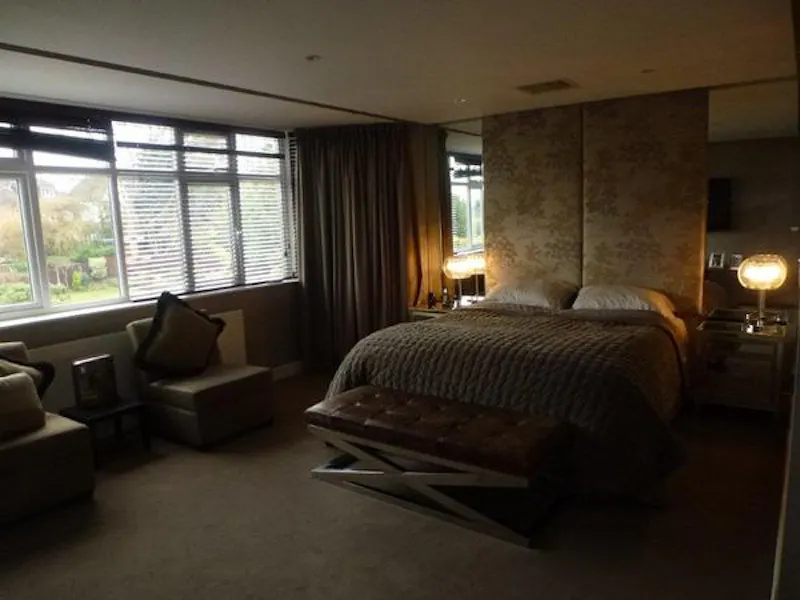 Bedroom at Film location D2107 in London (photo 7)