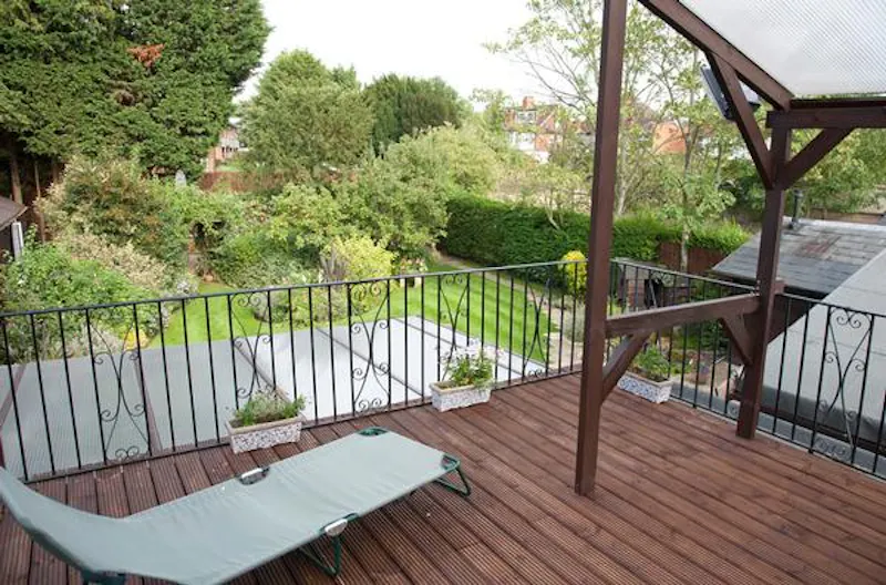 Roof terrace at Kingsbury Green bungalow, C826 (photo 21)