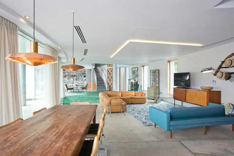 Floor - concrete at Intriguing curved Hampton house, D2109 (photo 4)