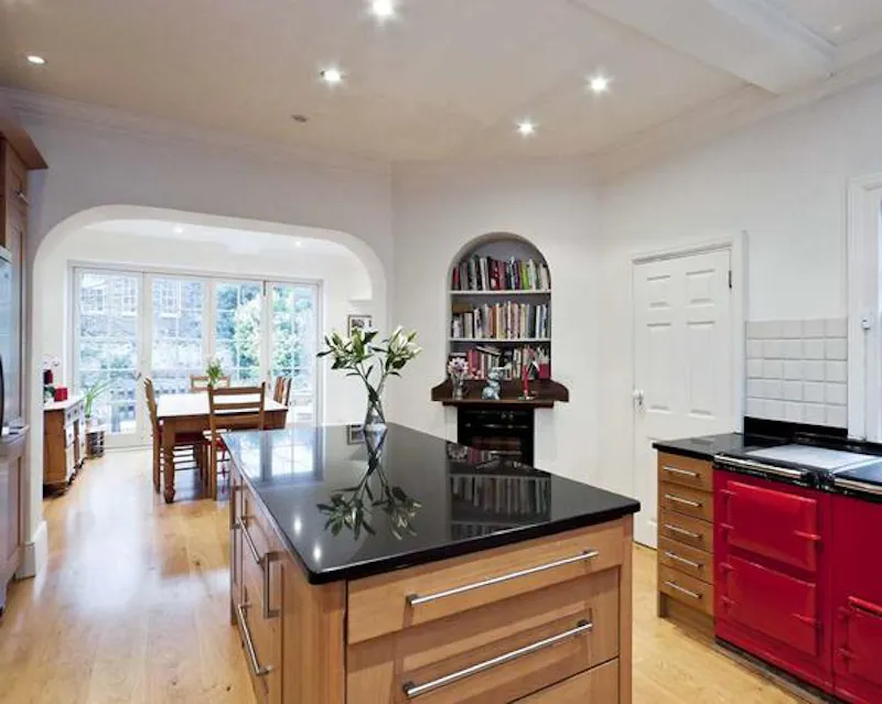 Aga at White stucco Greenwich house, A1302 (photo 2)