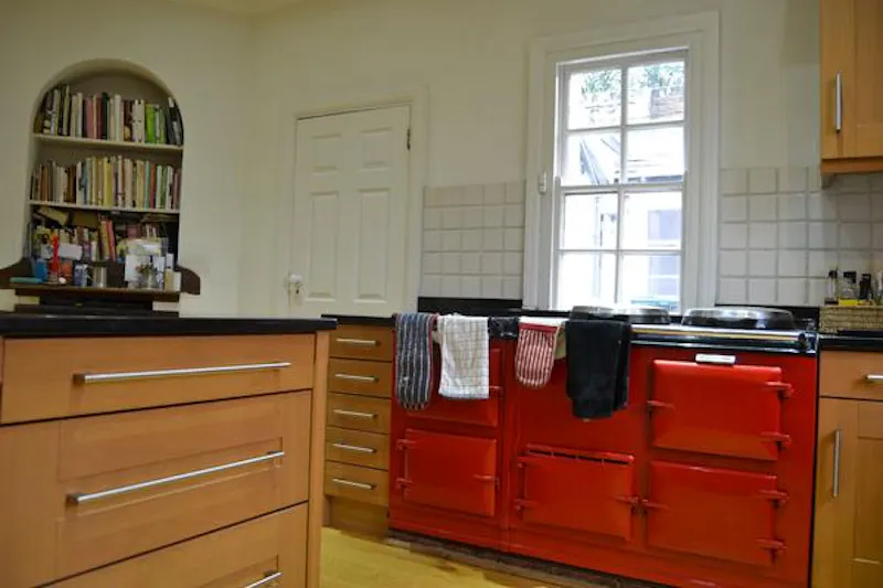Aga at White stucco Greenwich house, A1302 (photo 5)