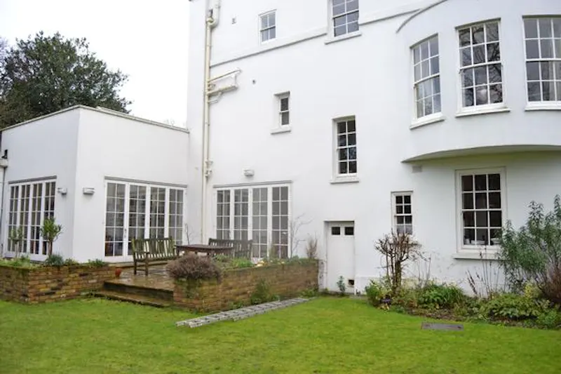 White stucco Greenwich house, A1302 (photo 42)