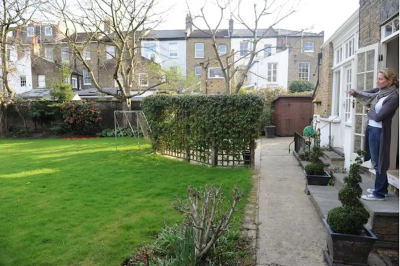 Film location E374 in London (photo 23)