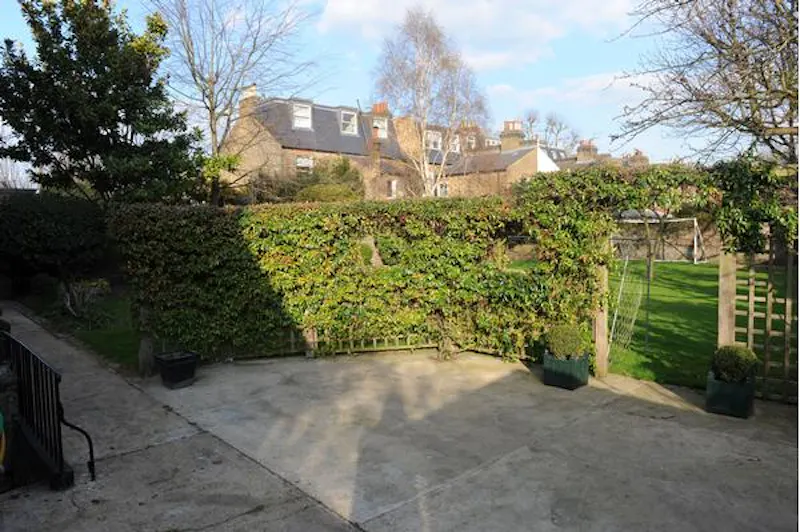 Film location E374 in London (photo 24)