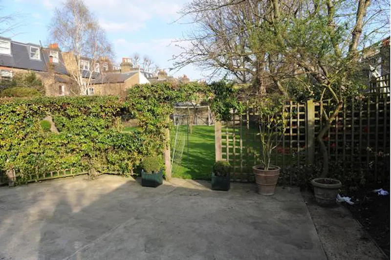 Film location E374 in London (photo 25)