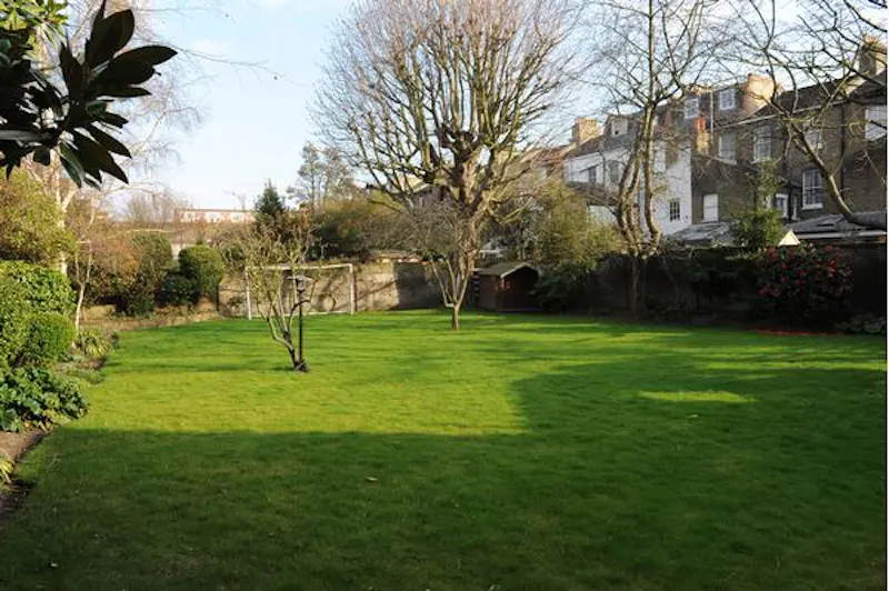 Film location E374 in London (photo 27)