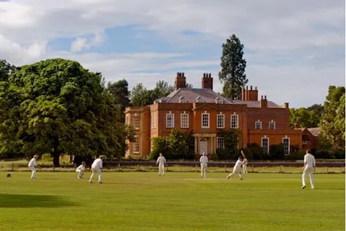 Private country house in Whitchurch, A1299