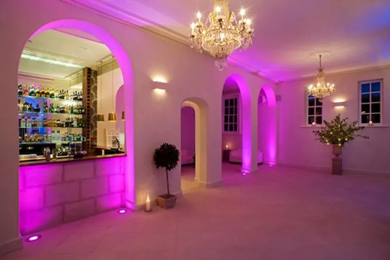 Bar at Private country house in Whitchurch, A1299 (photo 4)