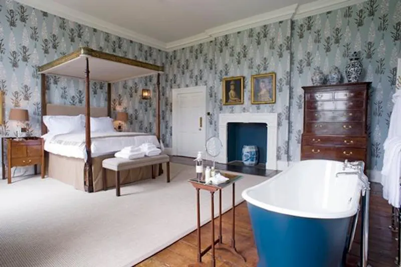 Bathroom at Private country house in Whitchurch, A1299 (photo 11)