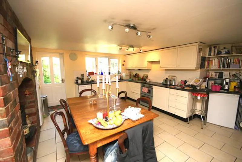 Kitchen at Film location C828 in Wiltshire (photo 12)