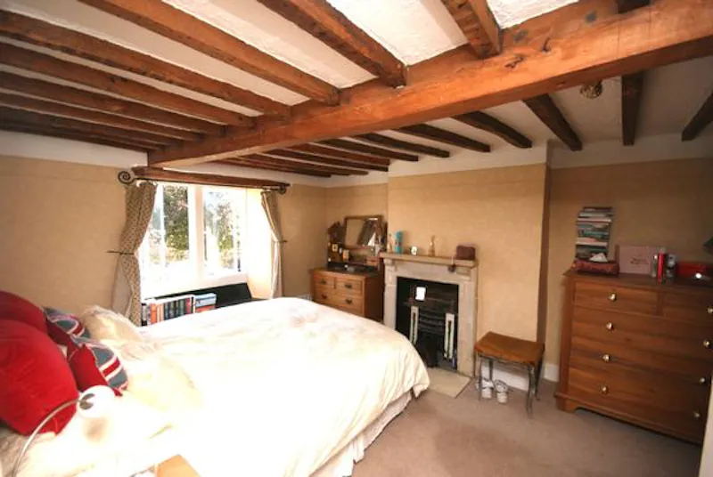 Bedroom at Film location C828 in Wiltshire (photo 14)