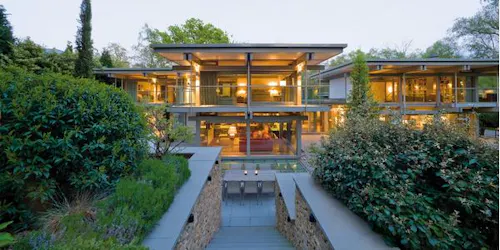 Striking modern Weybridge house, K363