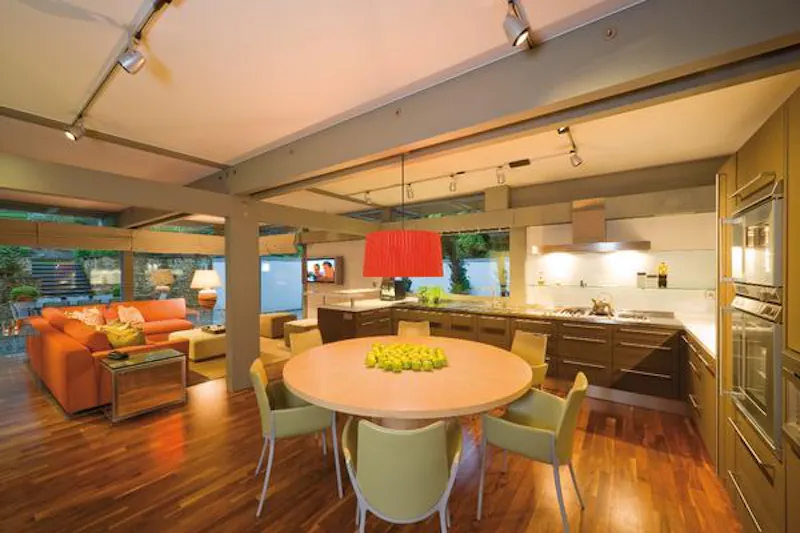 Kitchen at Striking modern Weybridge house, K363 (photo 6)