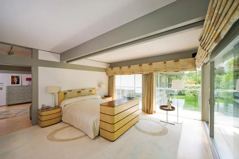 Bedroom at Striking modern Weybridge house, K363 (photo 9)