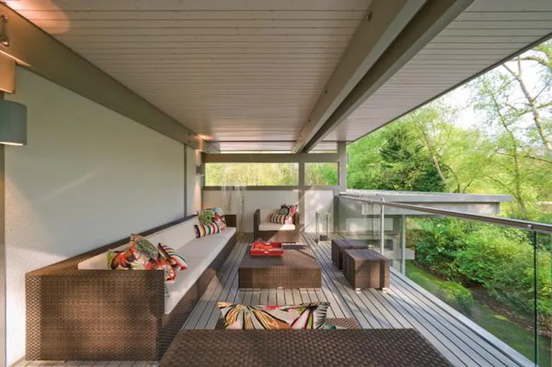 Balcony at Striking modern Weybridge house, K363 (photo 12)
