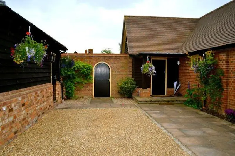 Film location D2114 in Hertfordshire (photo 20)