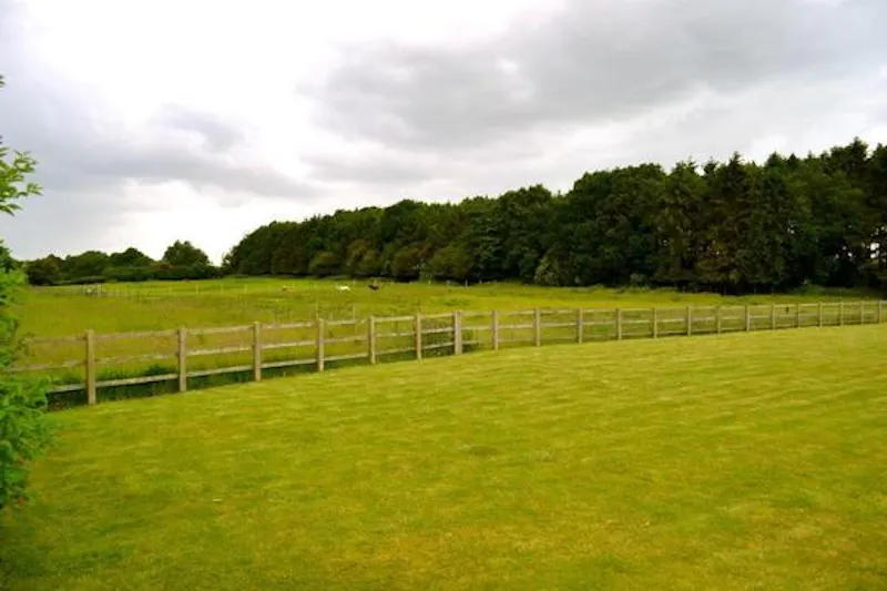Film location D2114 in Hertfordshire (photo 38)