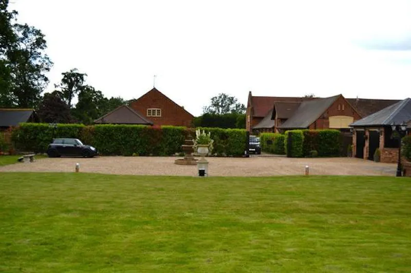 Film location D2114 in Hertfordshire (photo 39)