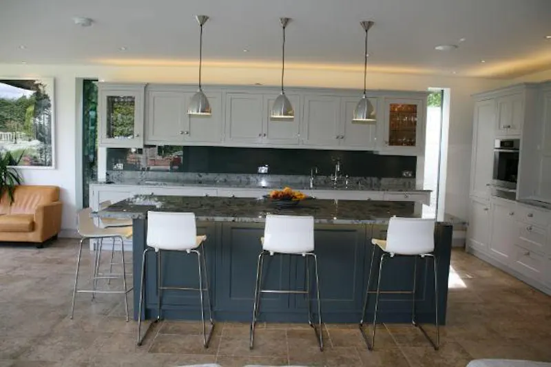 Kitchen at Film location D2115 in Buckinghamshire (photo 15)