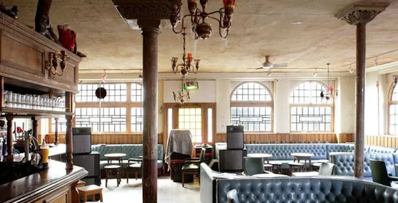Bar at Eclectic Stepney tavern, R773 (photo 1)