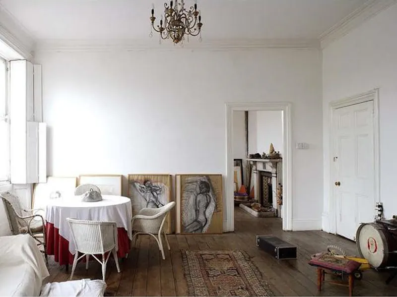 Eclectic Stepney tavern, R773 (photo 8)