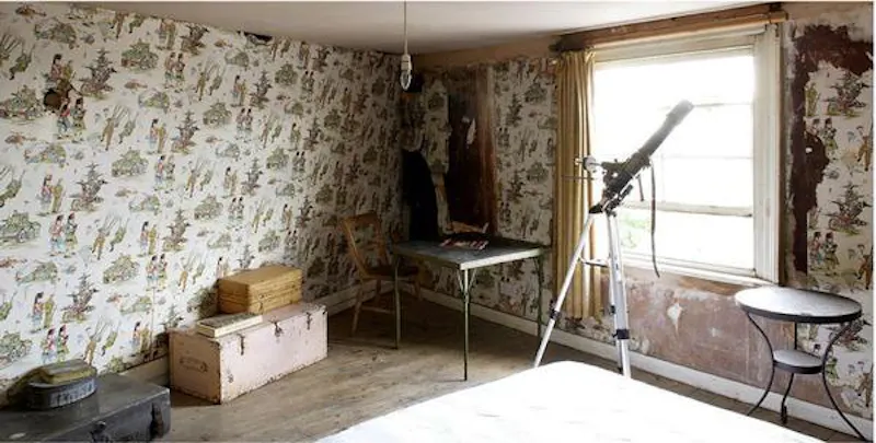 Wallpaper at Eclectic Stepney tavern, R773 (photo 9)