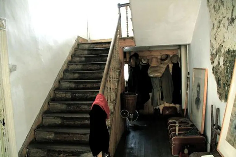 Eclectic Stepney tavern, R773 (photo 18)