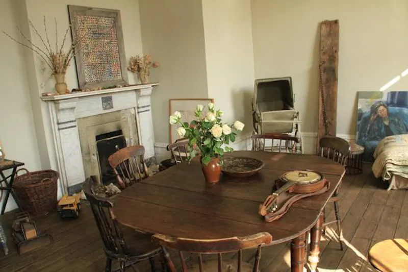 Eclectic Stepney tavern, R773 (photo 23)