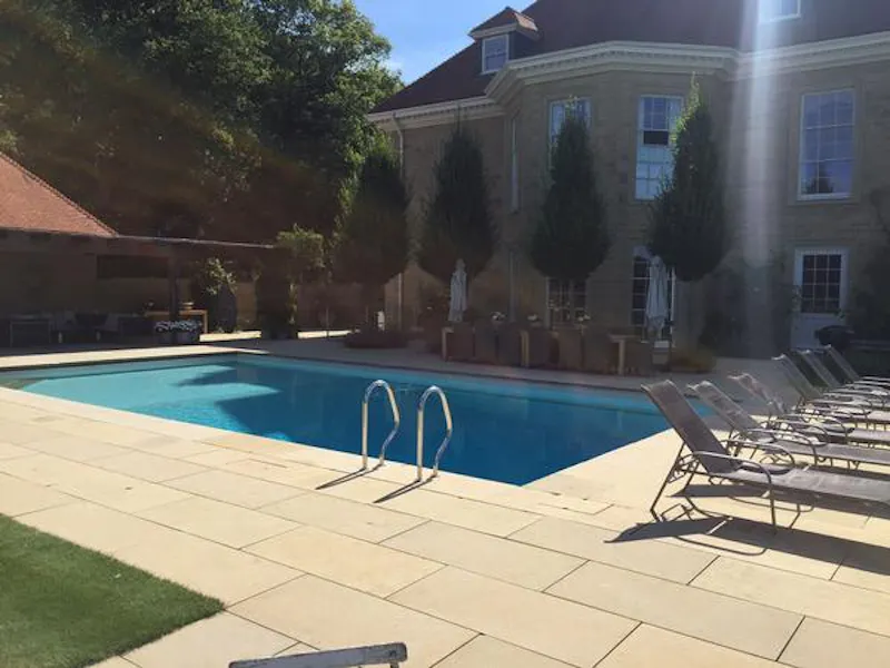 Swimming pool - outdoor at Scenic chateau in Haslemere, A1300 (photo 10)