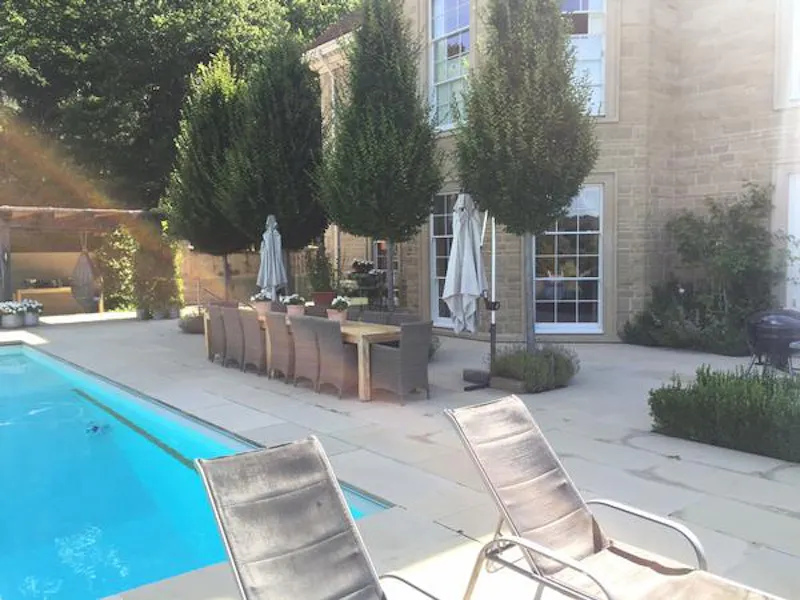 Scenic chateau in Haslemere, A1300 (photo 11)