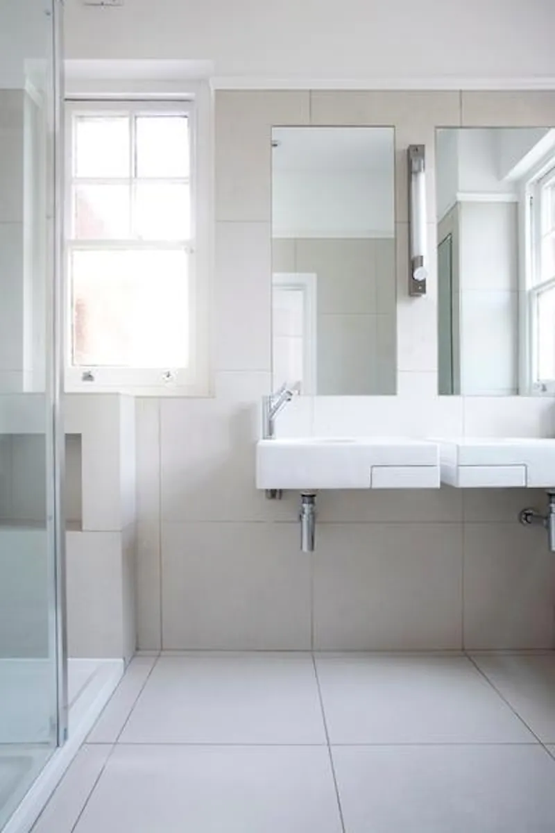 Expansive Streatham home, E377 (photo 12)