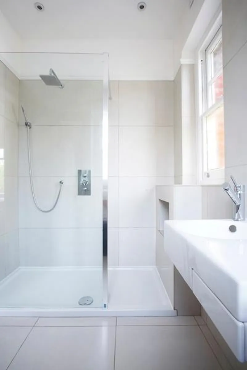 Shower at Expansive Streatham home, E377 (photo 13)