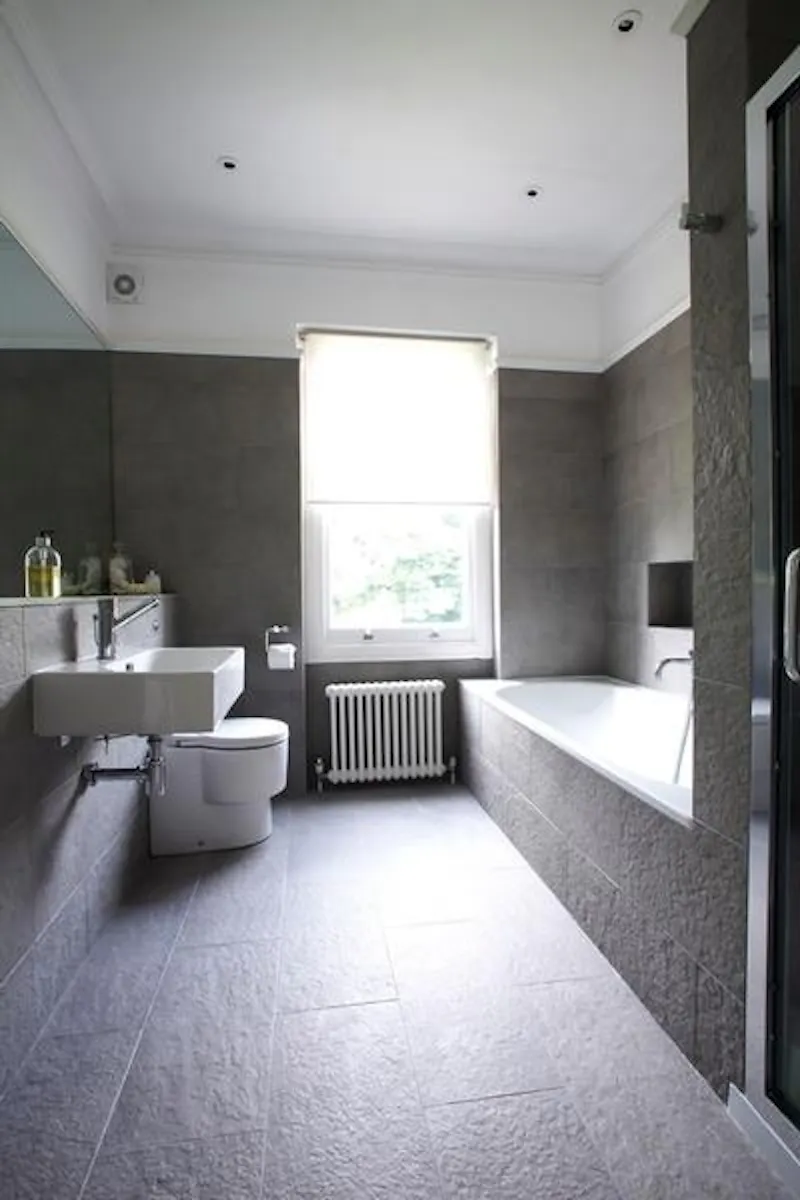 Expansive Streatham home, E377 (photo 17)
