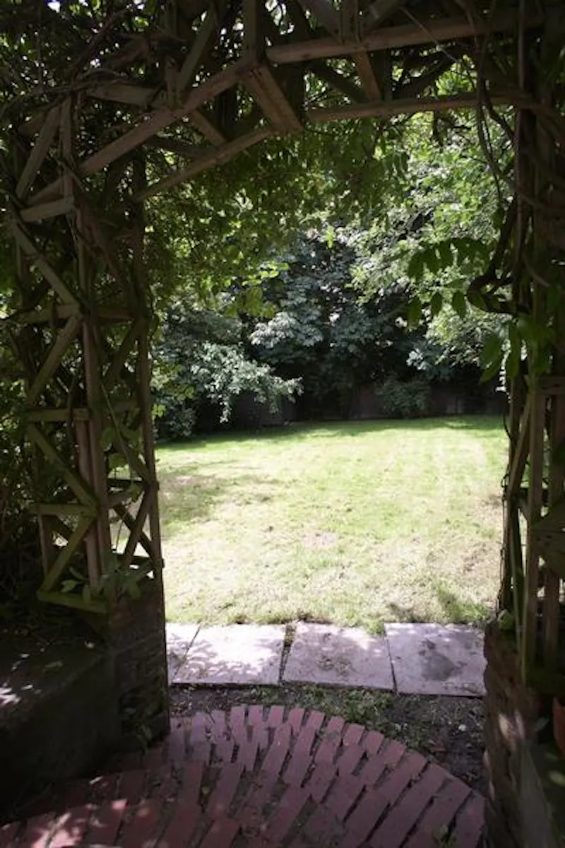 Expansive Streatham home, E377 (photo 23)