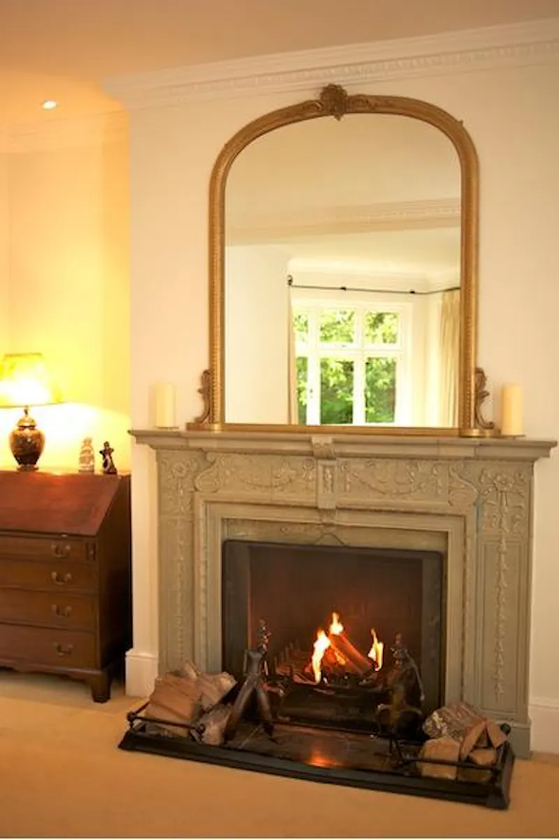 Fireplace at Film location D2117 in Surrey (photo 3)
